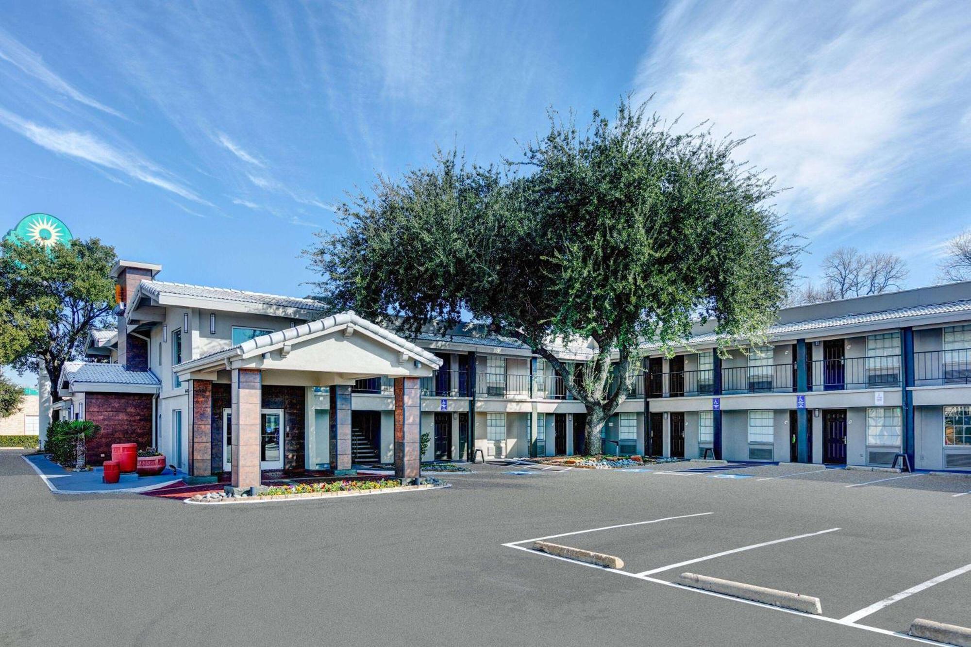 La Quinta Inn By Wyndham Dallas Uptown Kültér fotó